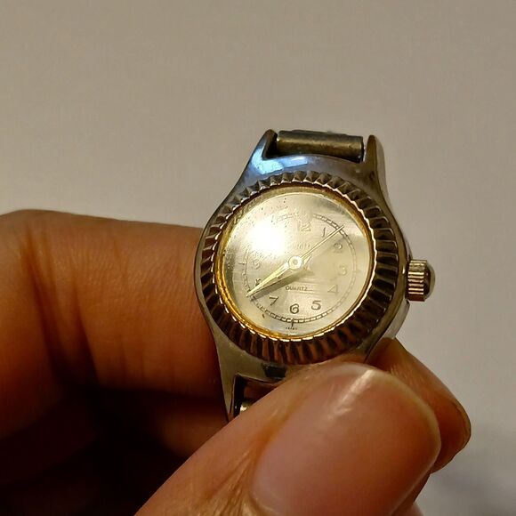 Vtg Bonetto Japan MOP Dial Colorful Charm Silver Tone Bracelet Watch - Tarnish - Picture 7 of 16